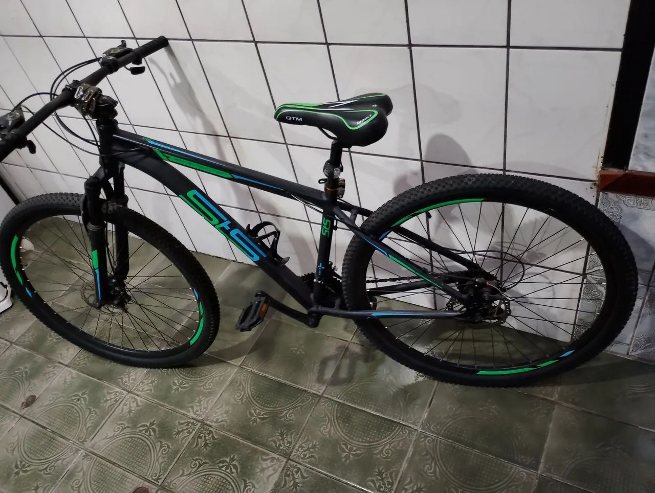 BICICLETA STATUS ARO 29 BIG EVOLUTION 3.0 PRETO VERDE AZUL 21V - Foto 4