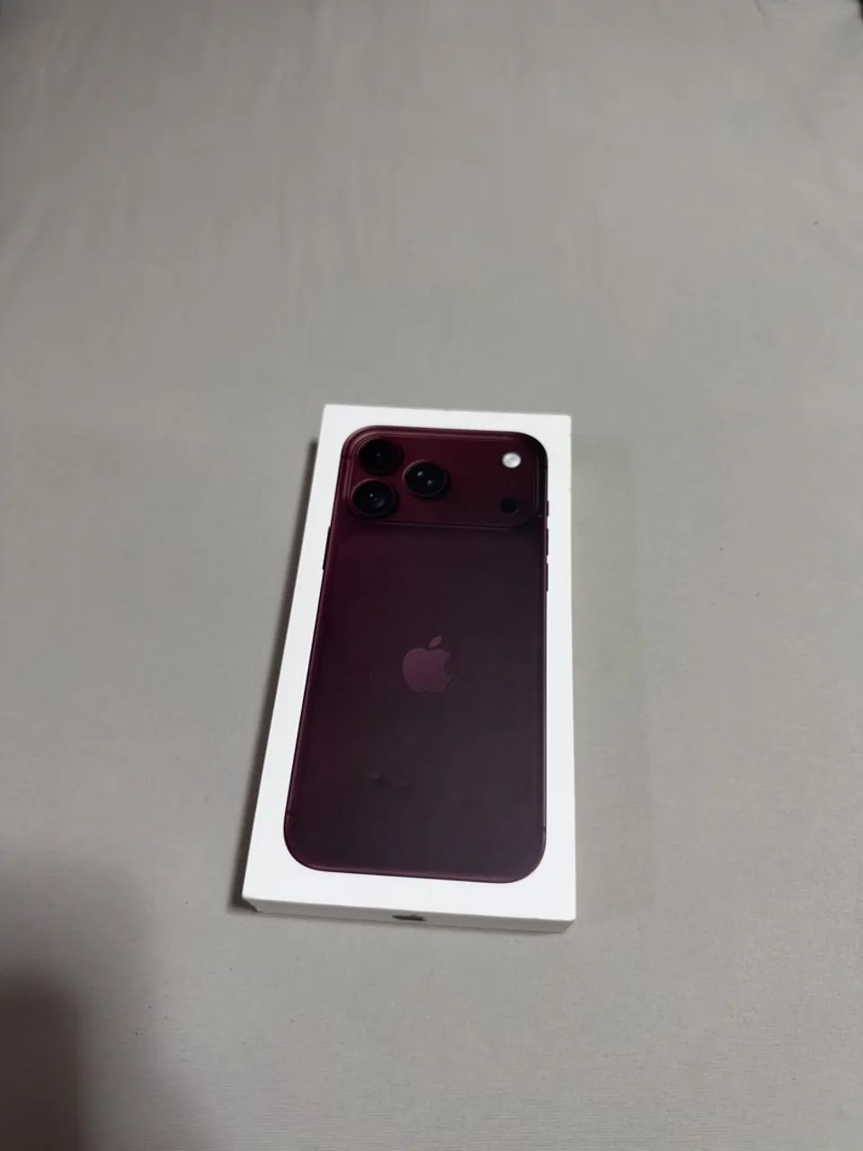 Iphone 18 Pro Max Bordô LACRADO - Foto 2