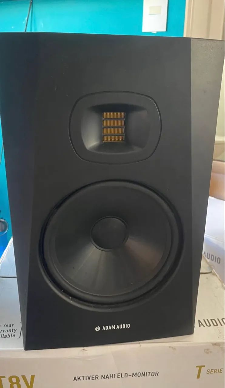 Par de Monitores de Áudio Adam Audio T8V (Ativos / 8 Polegadas) - Com Caixas Originais  - Foto 3