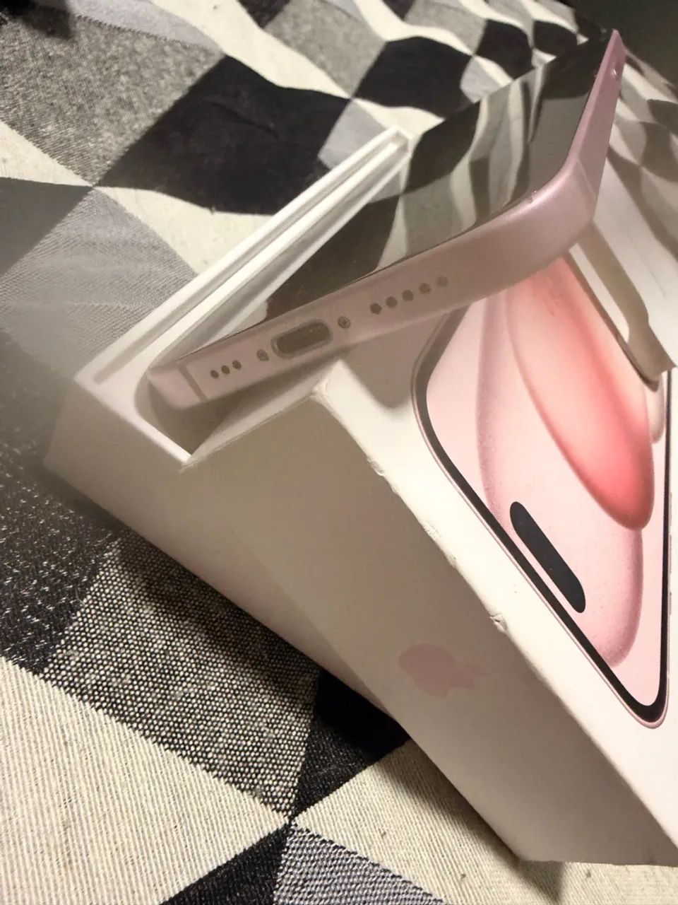 iPhone 15 Rosa 128GB Original + Chip Físico + Caixa e Acessórios - Foto 2