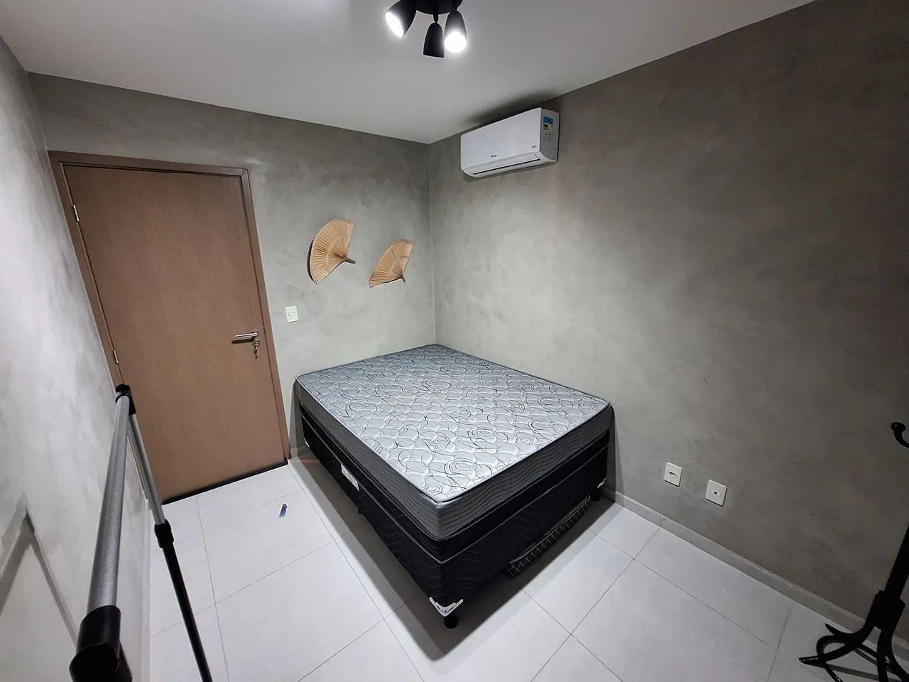 Vende-se Cama Box Casal com Base + Colchão.  - Foto 3