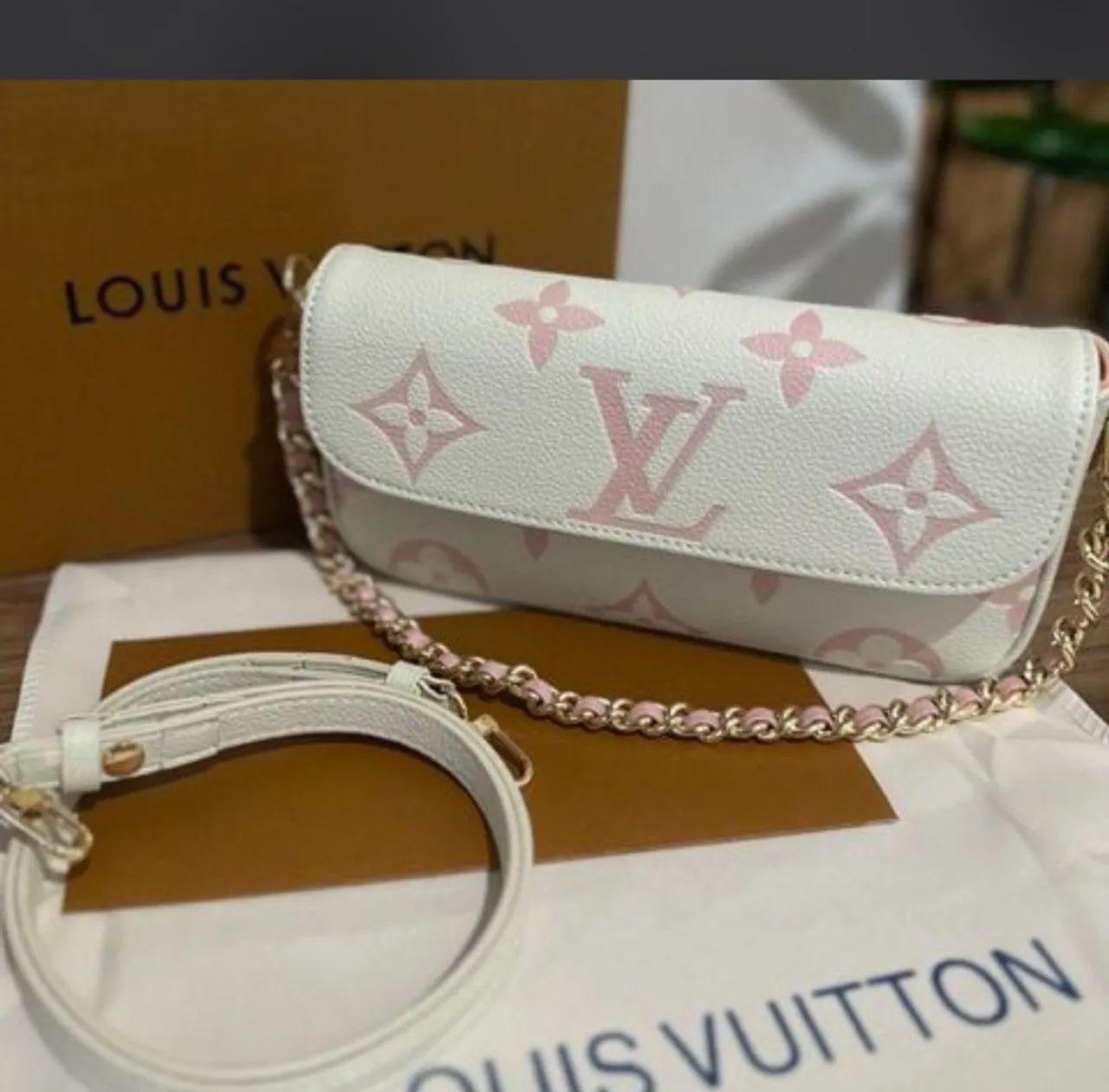 Bolsa Louis Vuitton off white  - Foto 3