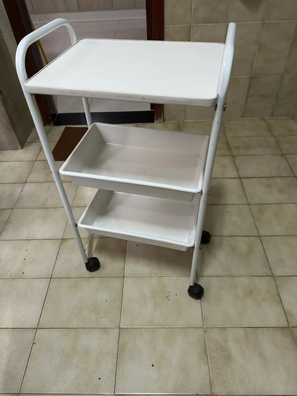 Carrinho auxiliar para estética  - Foto 2