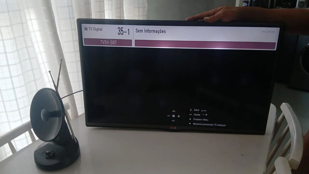 Vendo tv 32 polegadas nao e smart - Foto 2