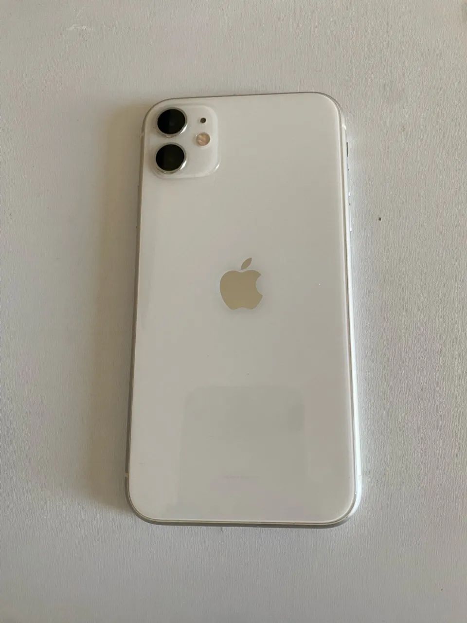 iPhone 11 branco 64gb 