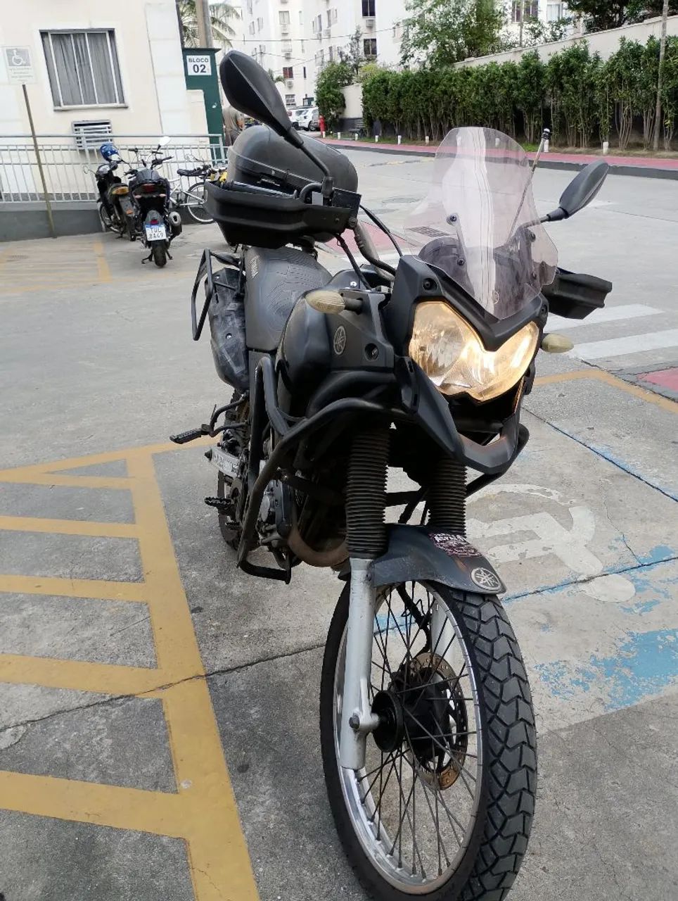 Tenere 250 2011 preta