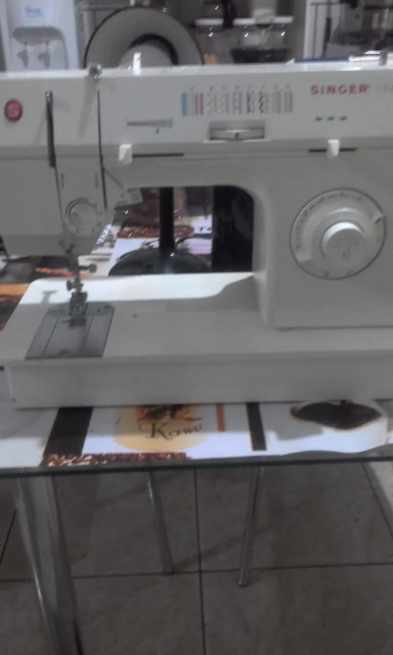 Máquina de costura  - Foto 2