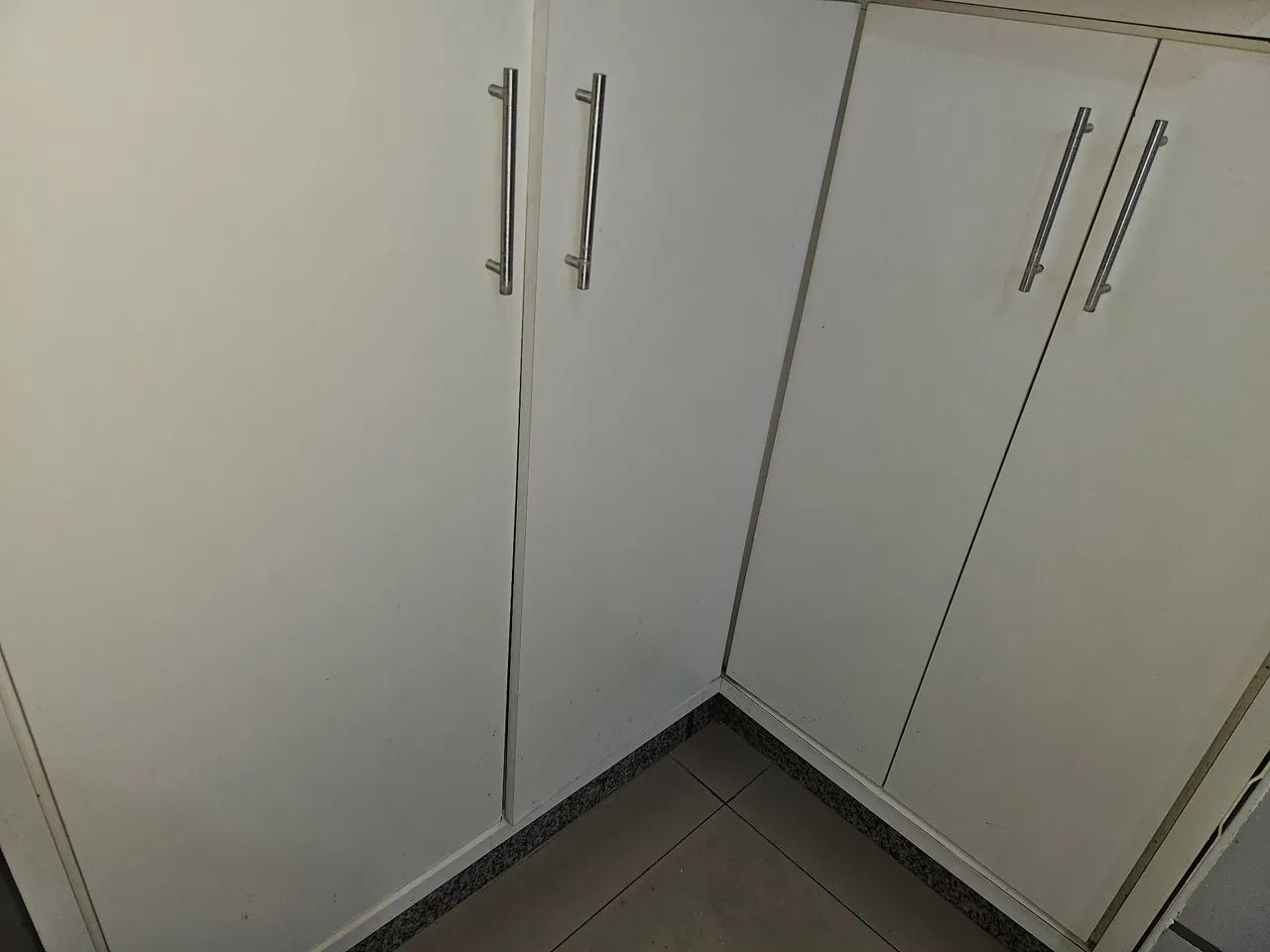 Bancada com armário em L - Foto 4