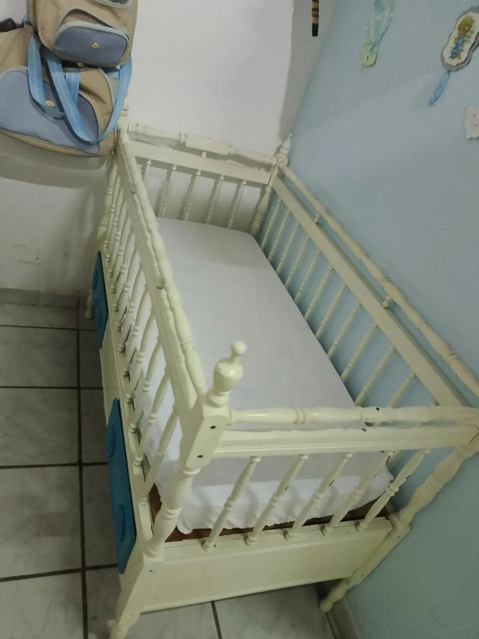 Berço bem conservado 