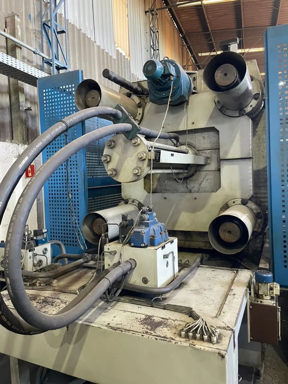 VENDO/TROCO INJETORA DE ALUMÍNIO 1000t ALLPRESSE - Foto 6