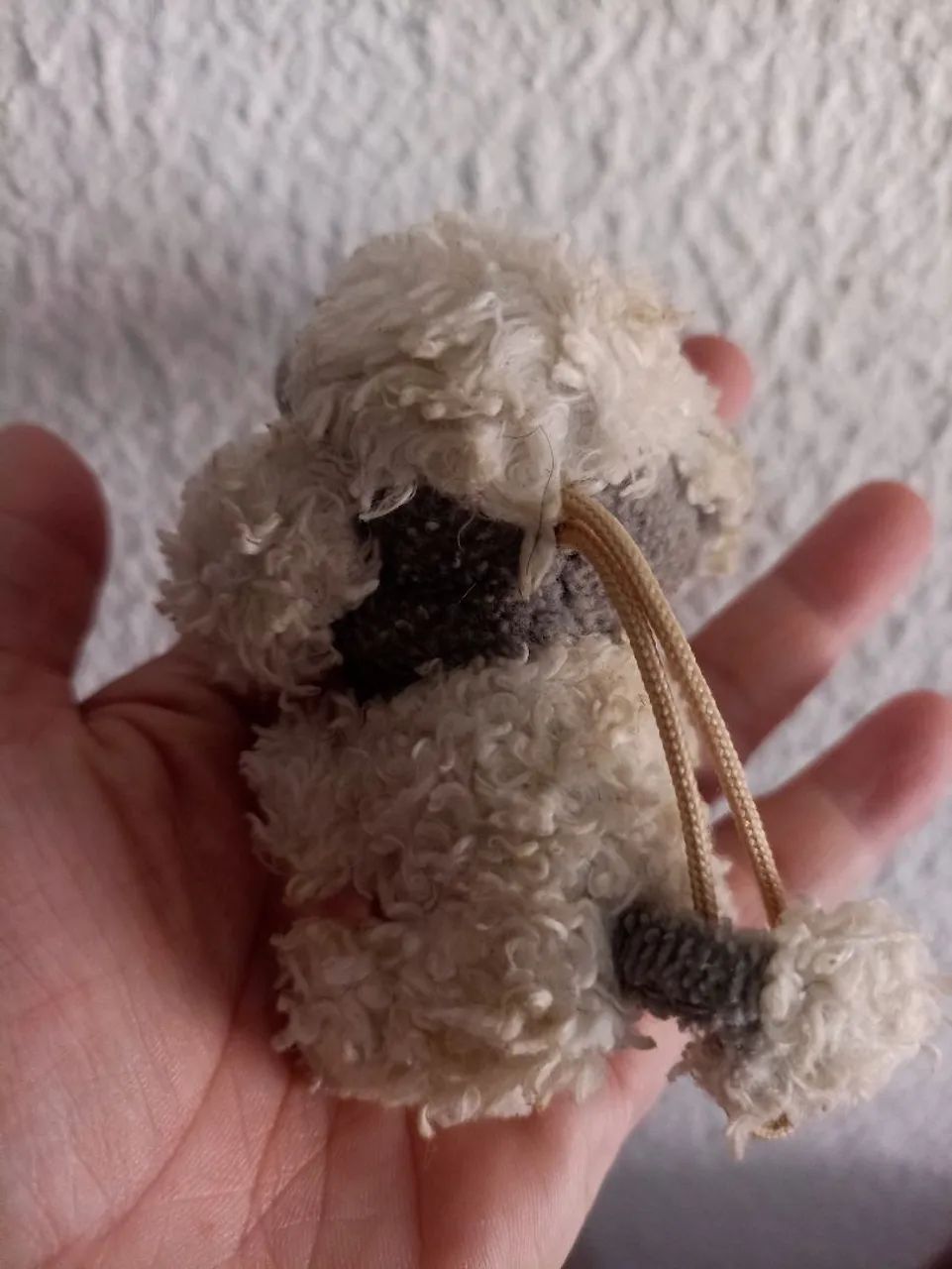 Pelúcia poodle elma chips chaveiro - Foto 4