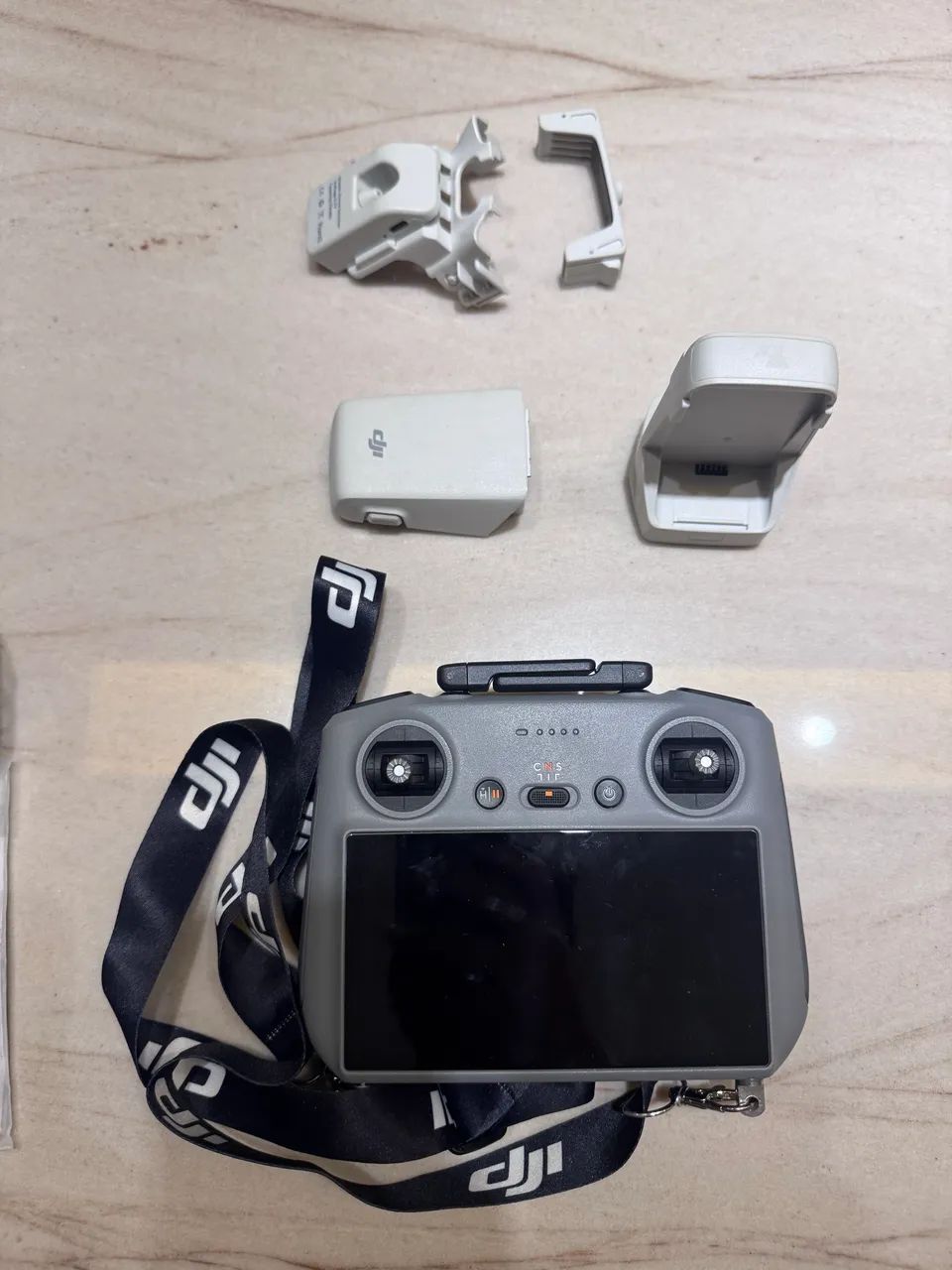 Drone DJI Flip com tela, bateria reserva e sem detalhes  - Foto 4