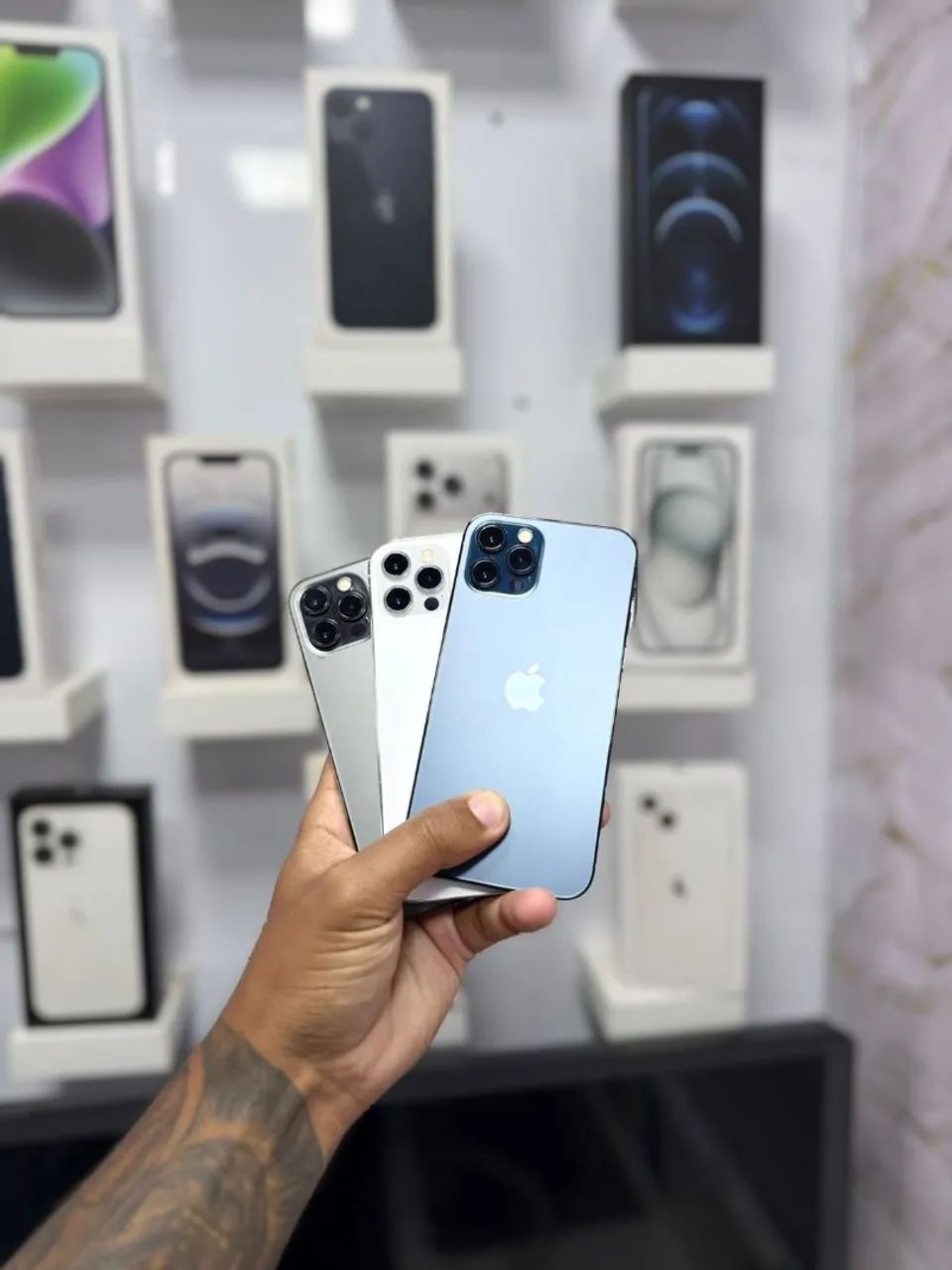 IPHONE 12 PRO 128GB<br>R$ 2.099,00