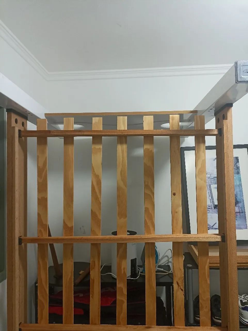 Cama de solteiro branca nova