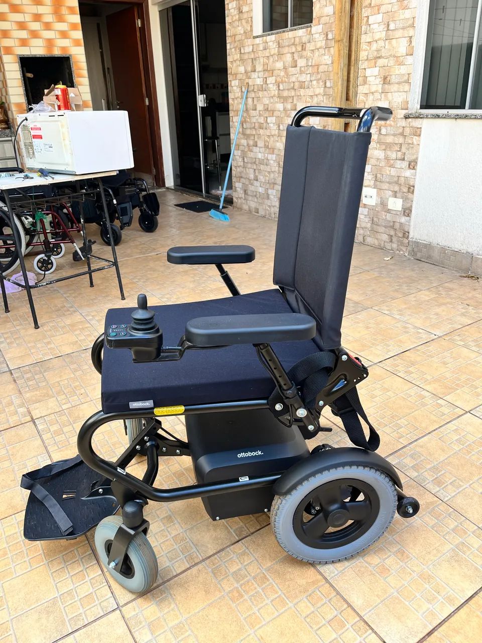Cadeira de rodas elétrica seminova  - Foto 2