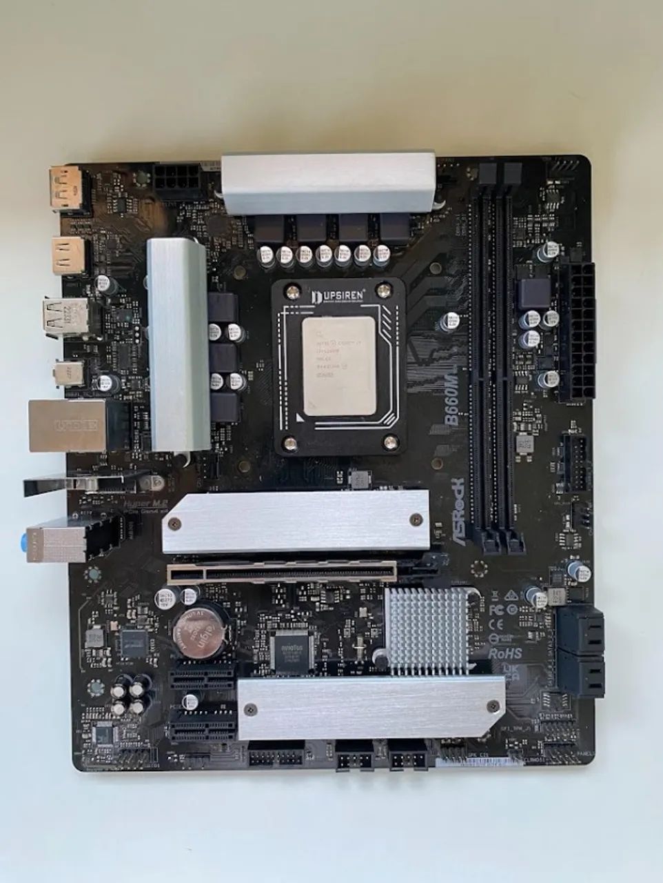 Core i3-12100 / ASRock B660M クーラー付き Kit Intel i3-12100F + ASRock B660M - Peças de Hardware - Setor