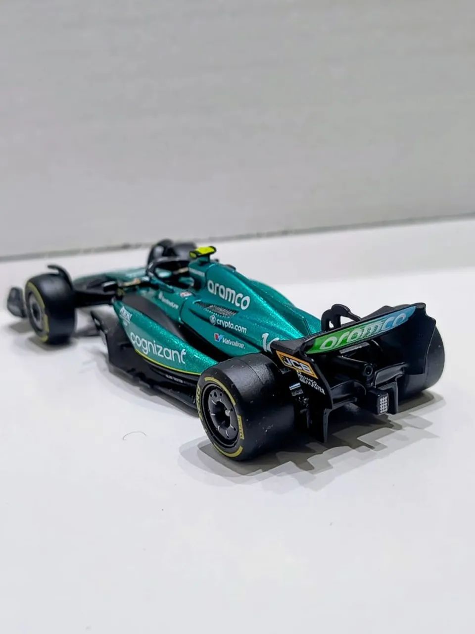 Aston Martin Fernando Alonso Escala 1:43 - Foto 3