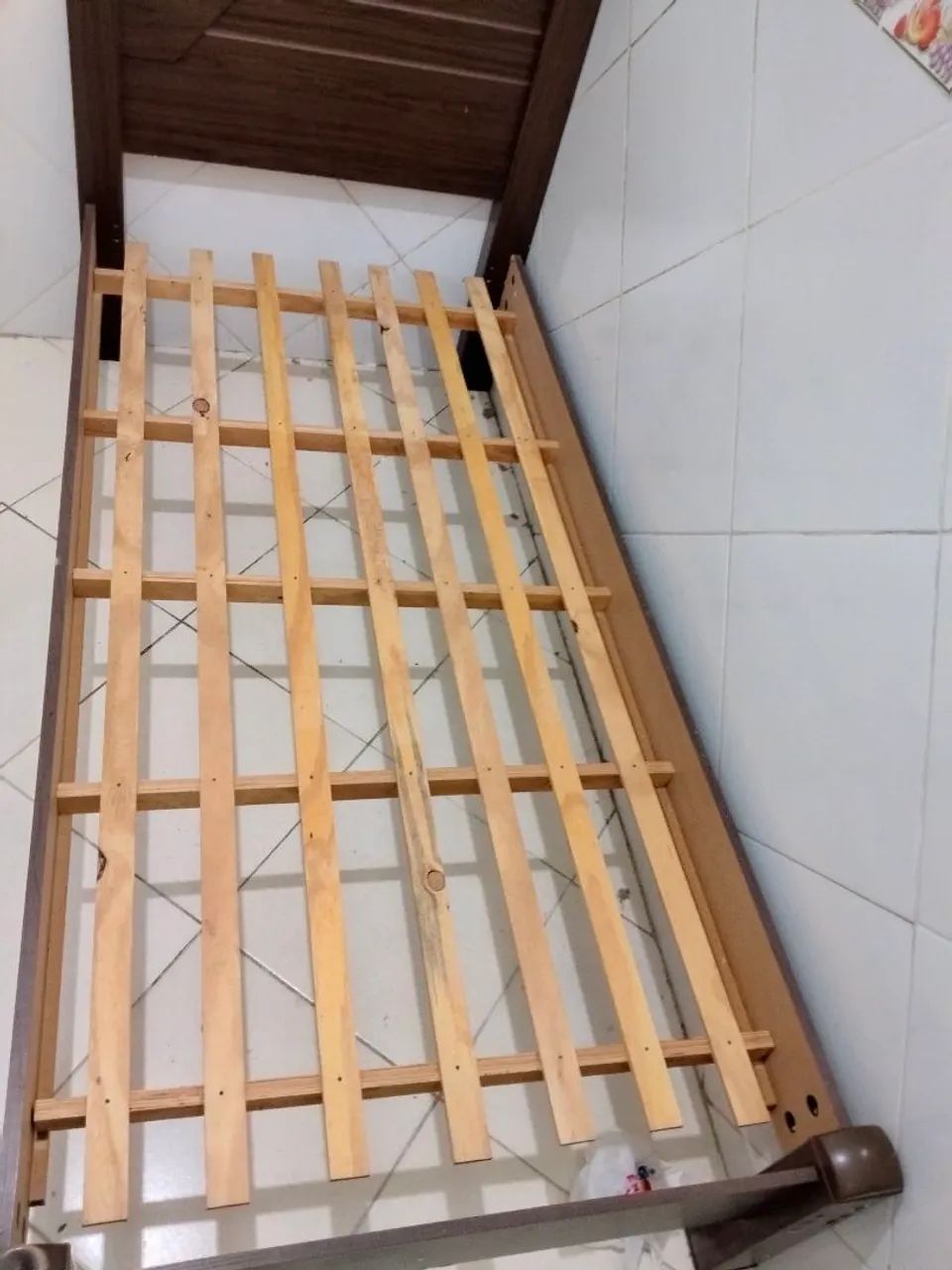 VENDE-SE CAMA DE SOLTEIRO  - Foto 2