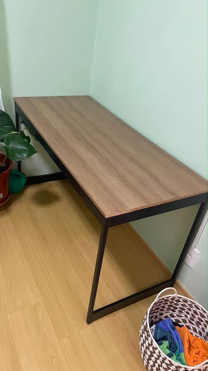 2 MESAS DE ESCRITÓRIO INDUSTRIAL