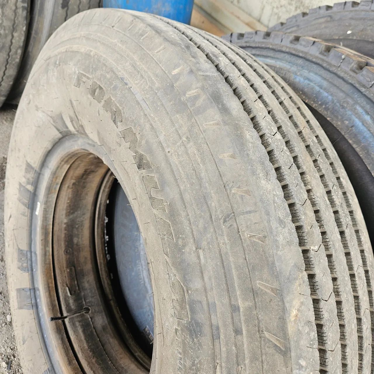 Pneus 1100 R22 - Foto 5