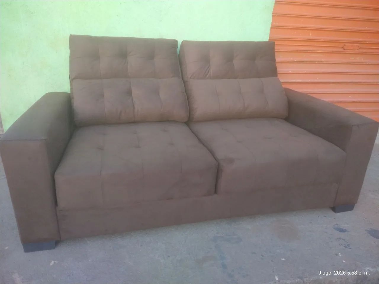 Sofa novo marrom  - Foto 2