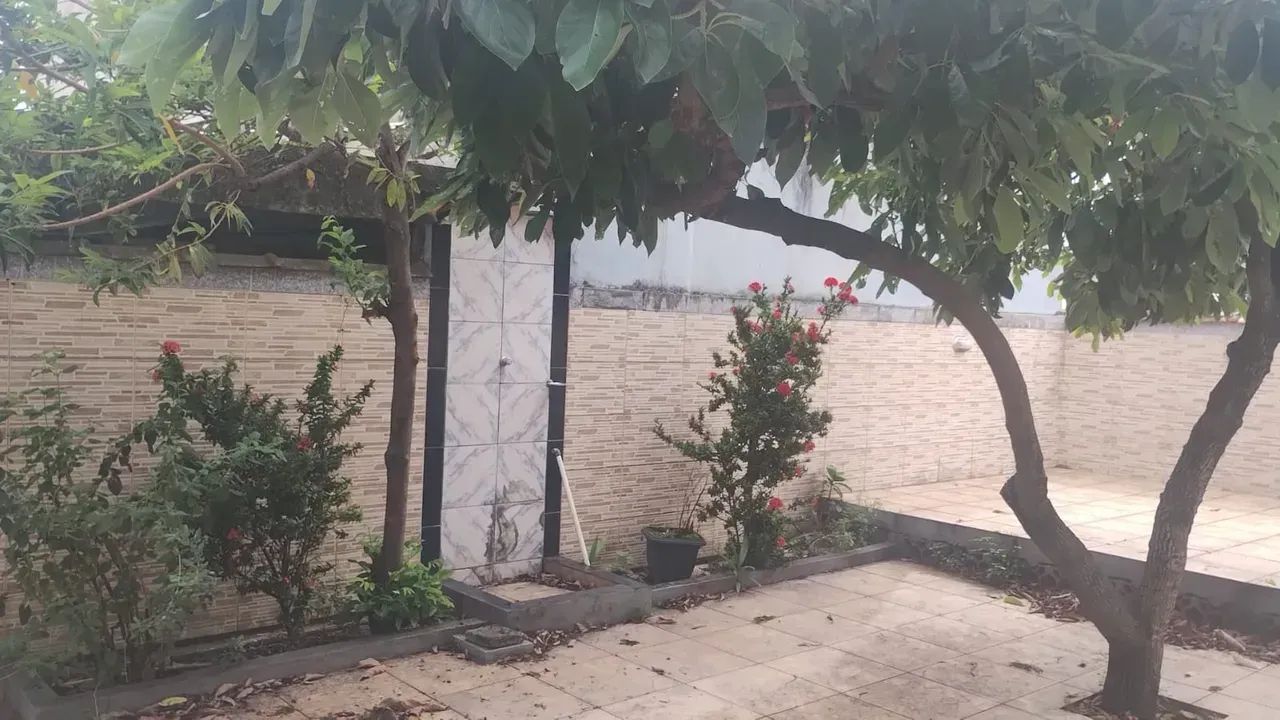 CASA COM 2 QUARTOS EM PAVUNA