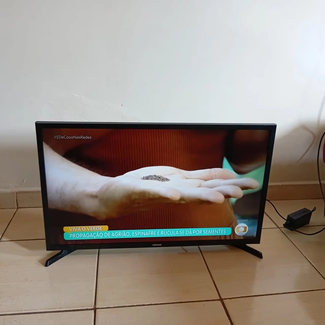 Smart TV Samsung tizen 32 polegadas wiffi  - Foto 2