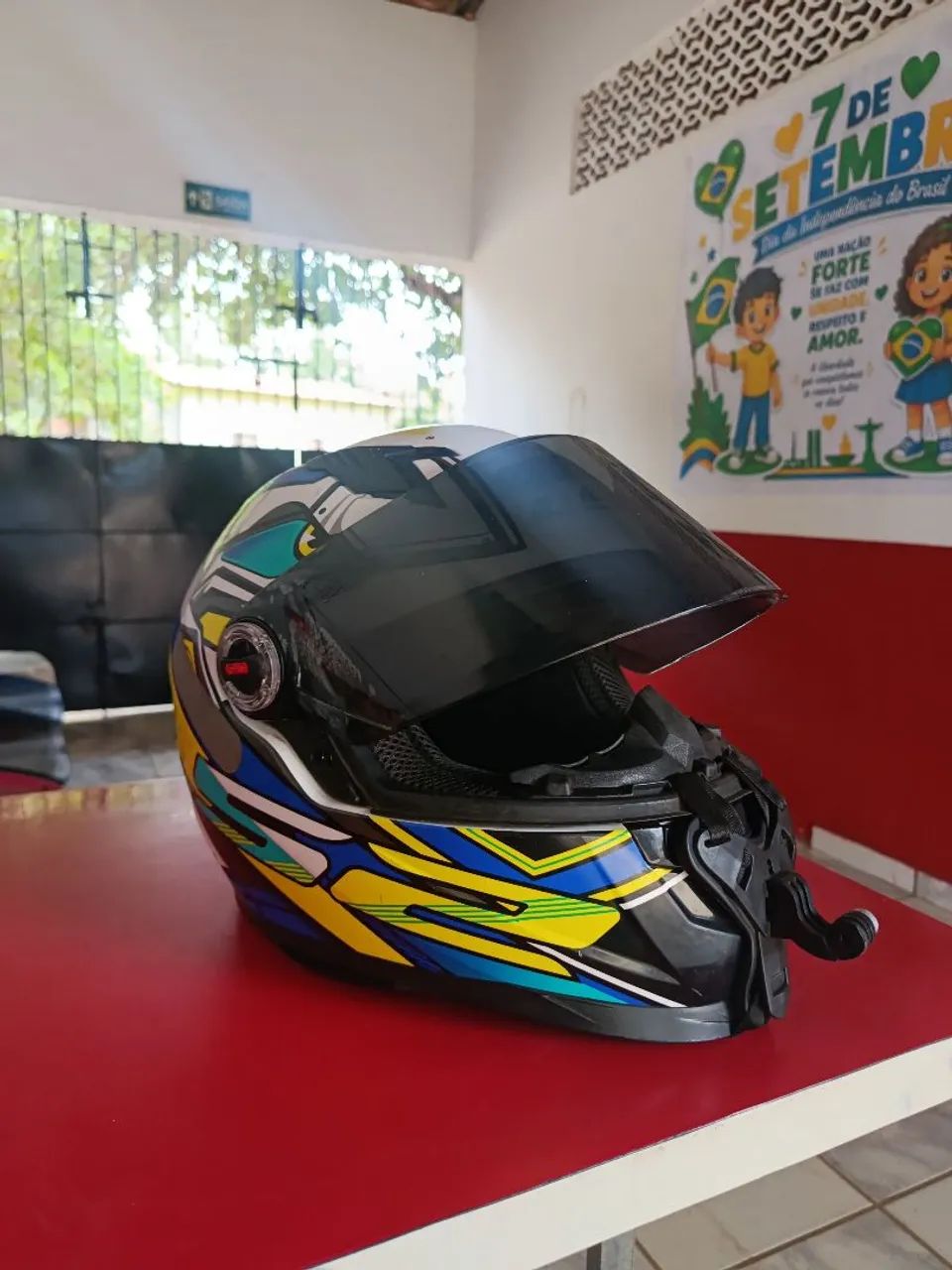 Capacete Ls2 com viseira fumê e intercomunicador  - Foto 2