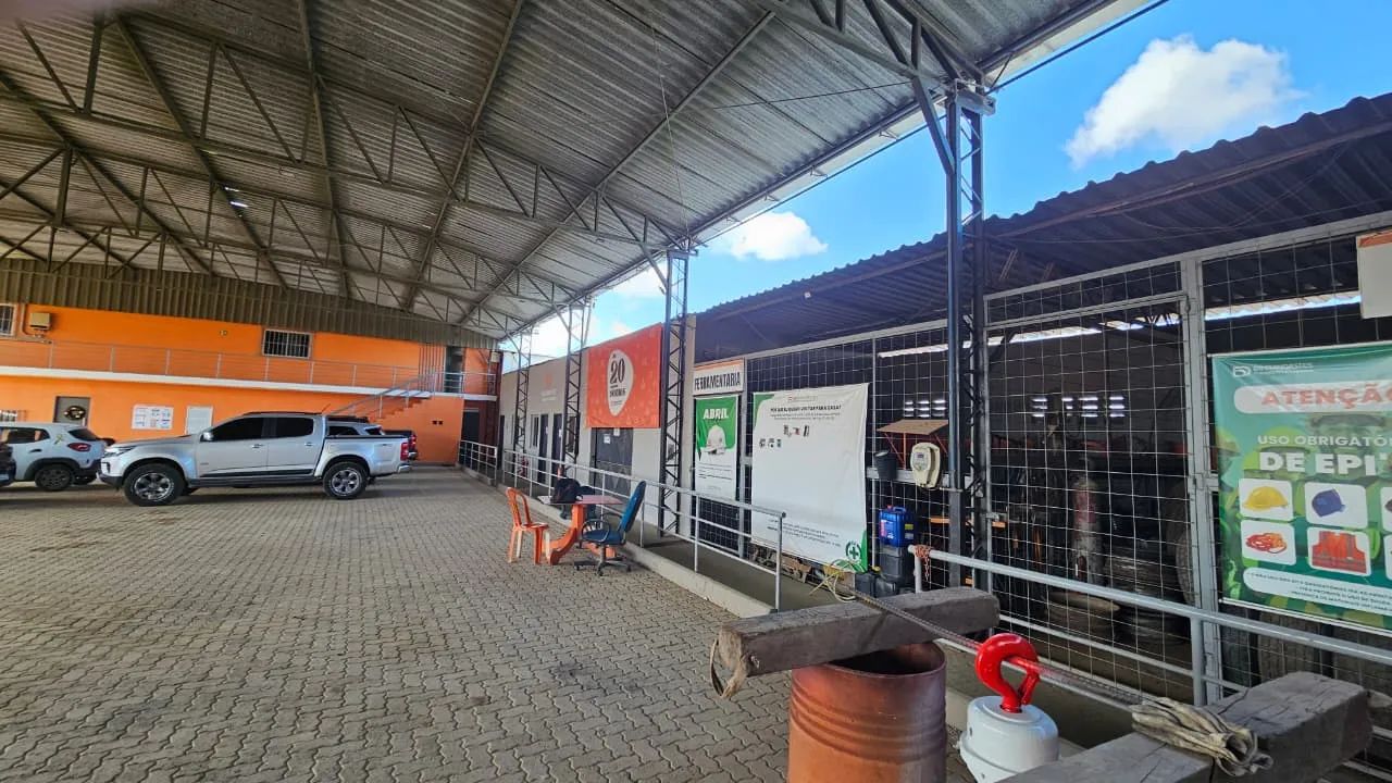 Galpão e terreno total 6500 m² para venda - Foto 2