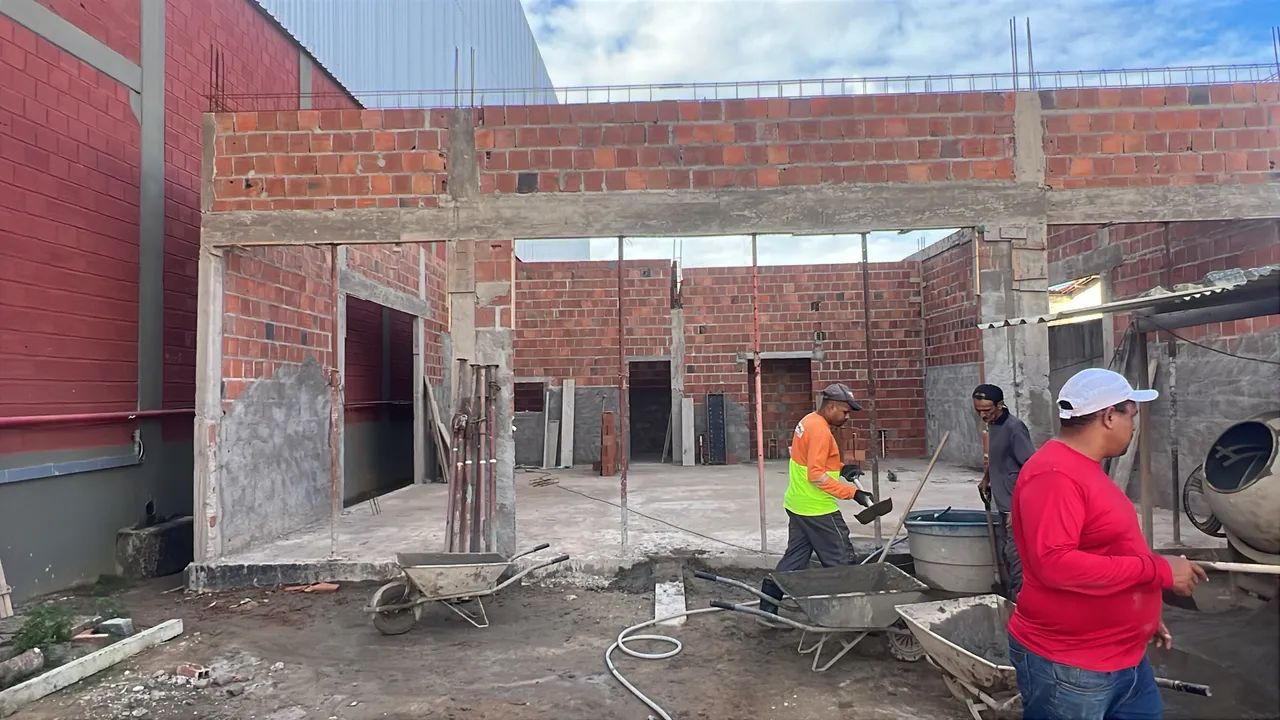 Construções e reformas * - Foto 3