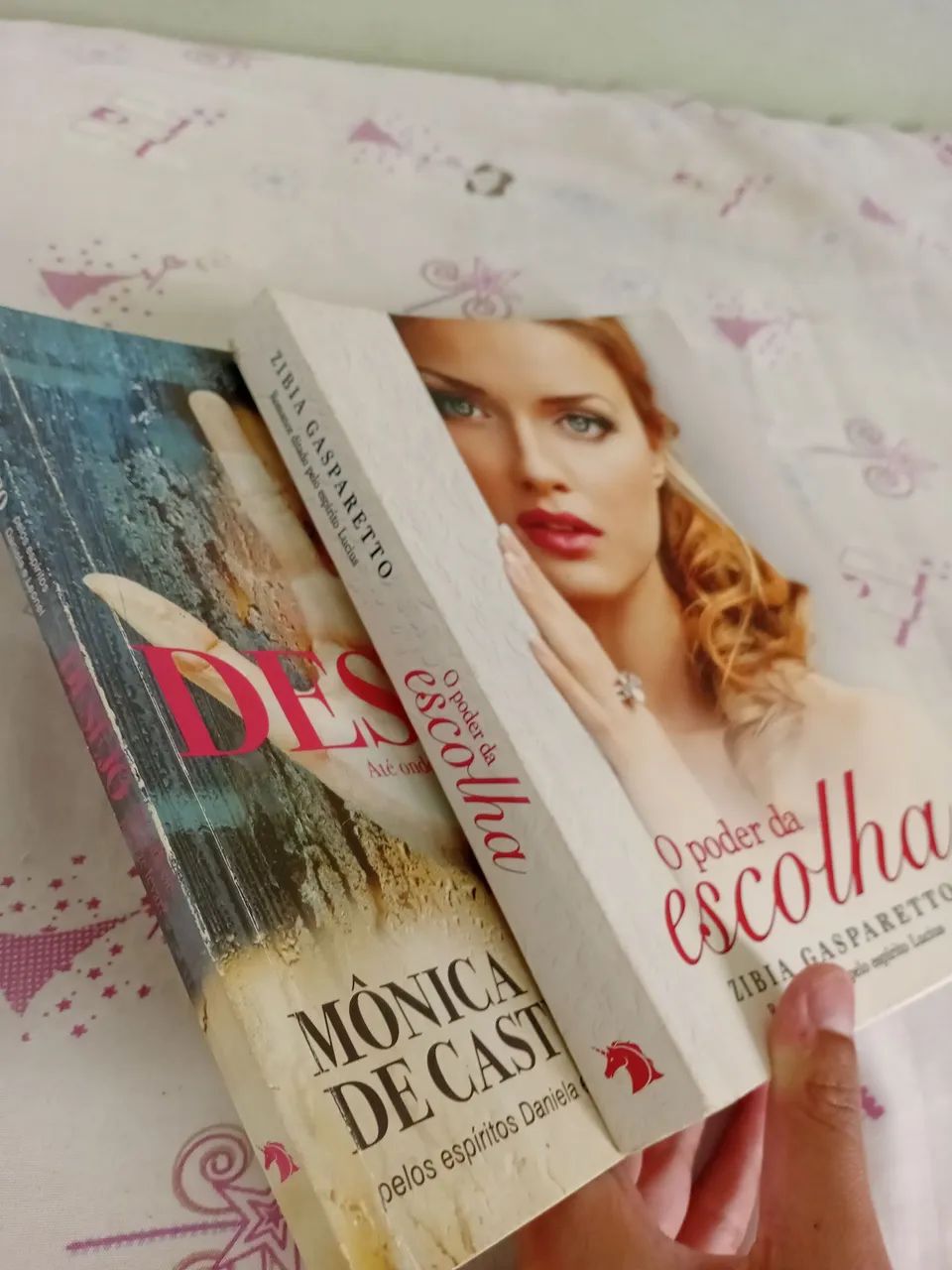 Vendo  livros  em ótimo  estado - Foto 2