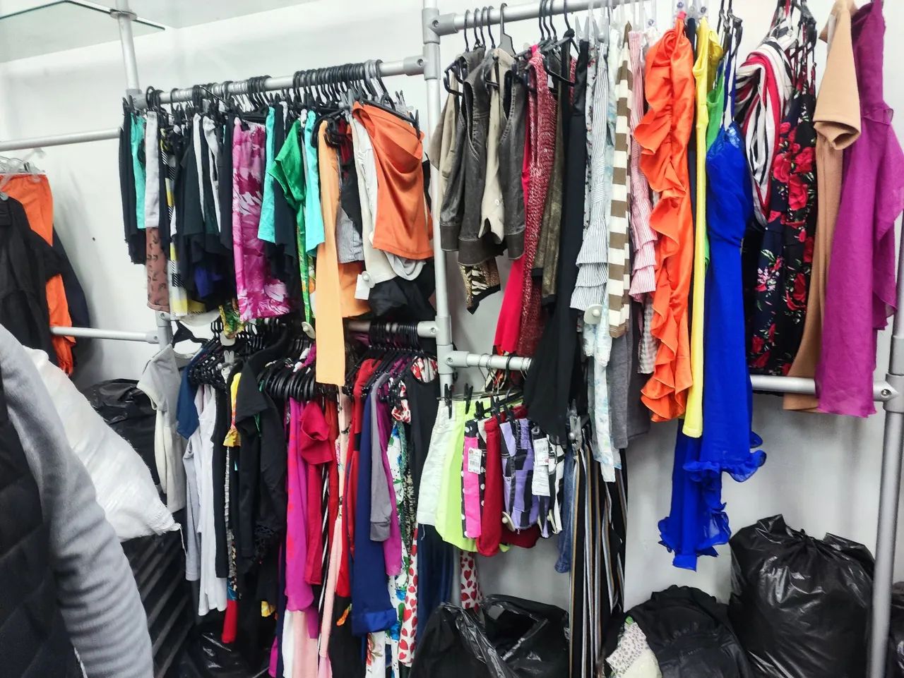 Saldo de roupas femininas 