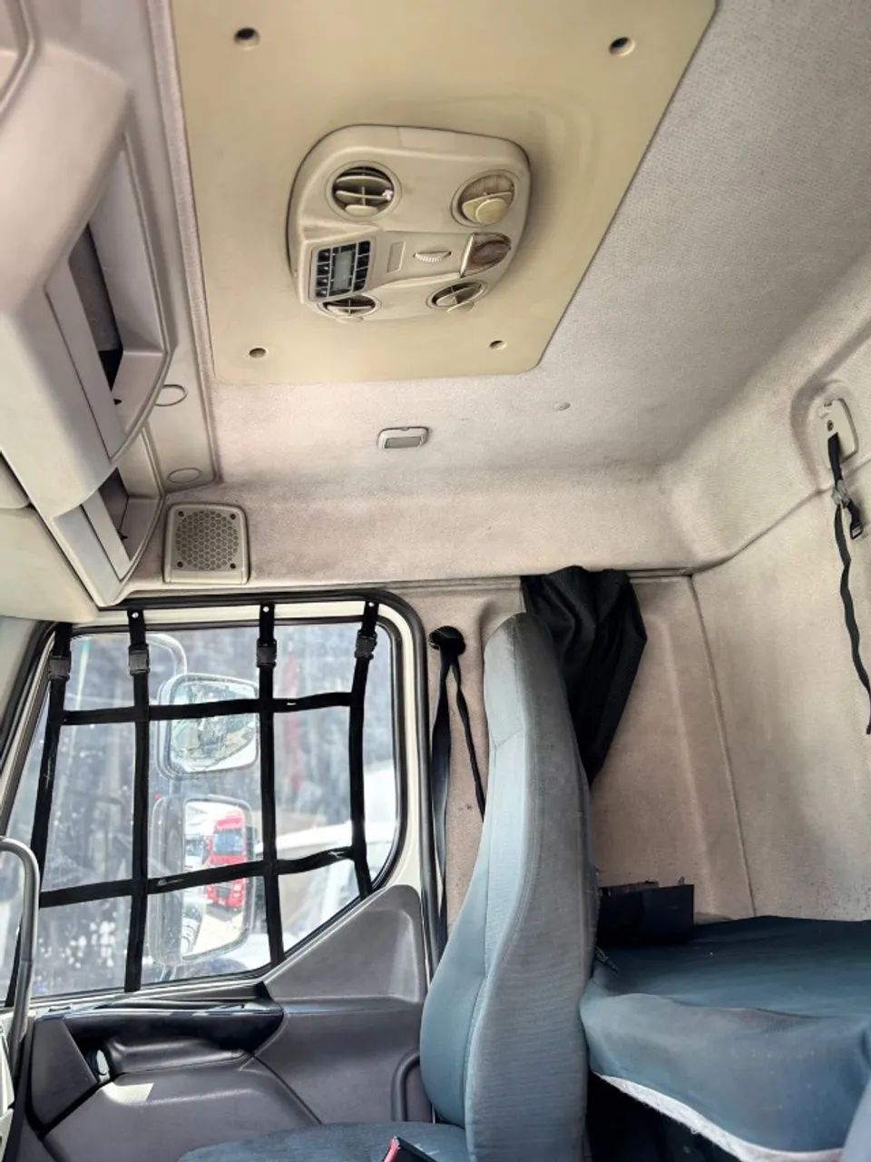 VOLVO VM 330 4X2 - Foto 4