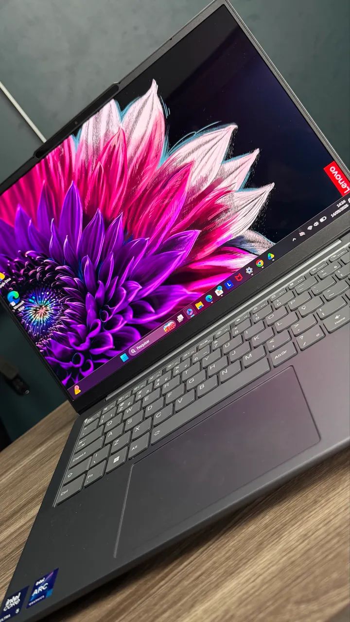 Notebook Lenovo Yoga Core 5 Ultra 512/16 GB Intel Arc  - Foto 4