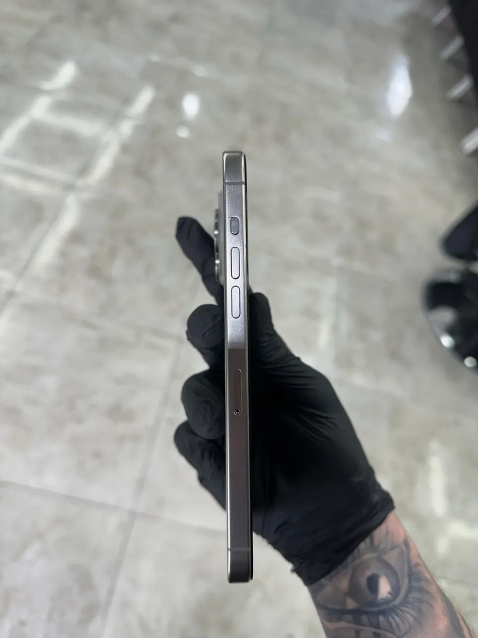 IPHONE 15 pro Max  - Foto 4