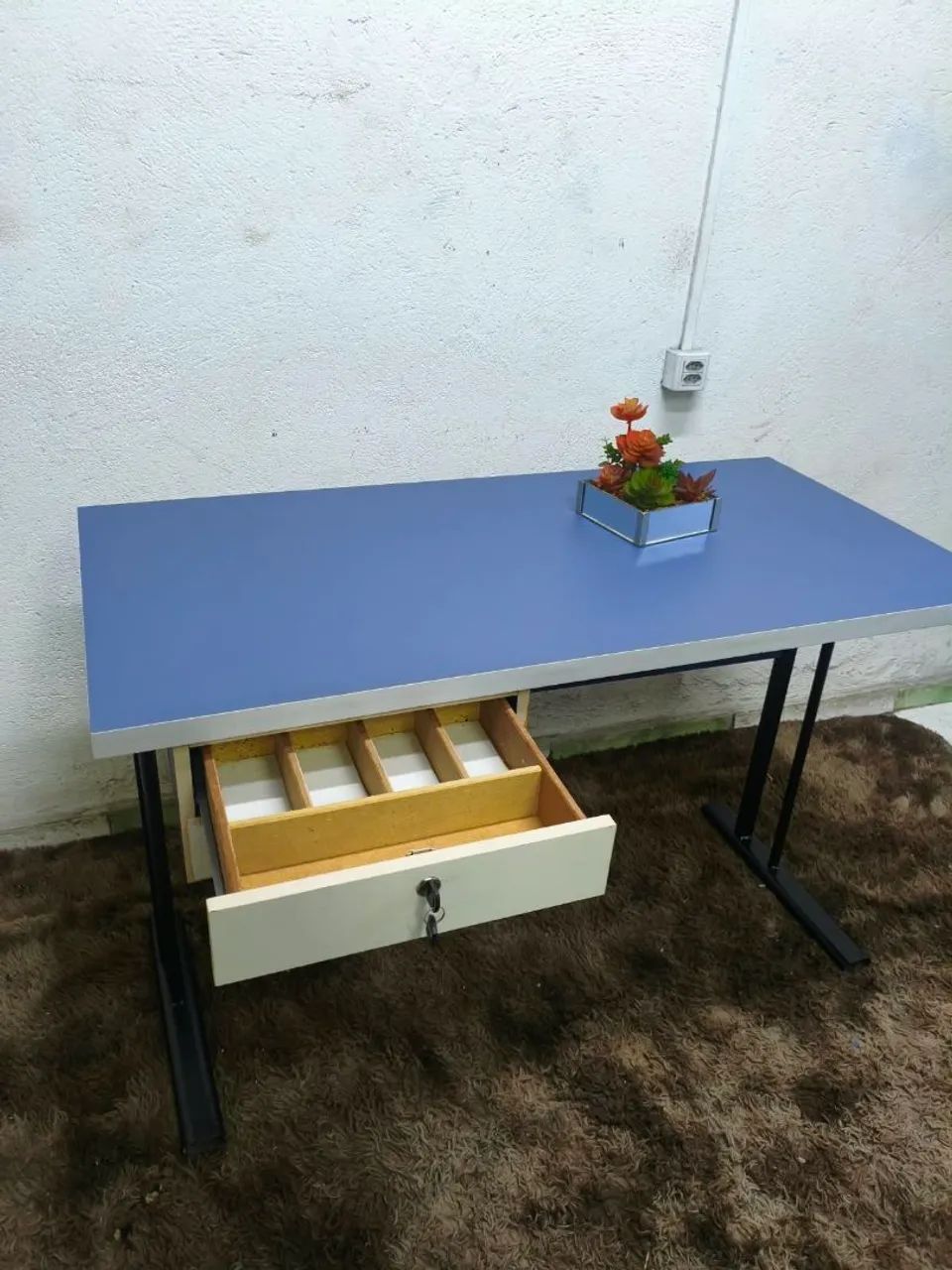 Mesa Usada Azul - Com Gaveta  - Foto 2