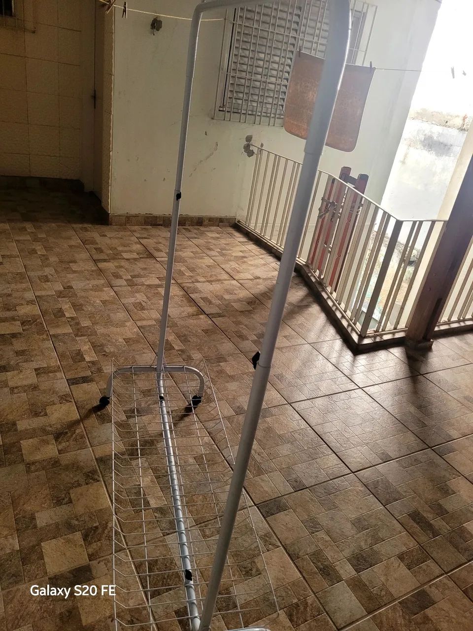 Arara de roupas  - Foto 4
