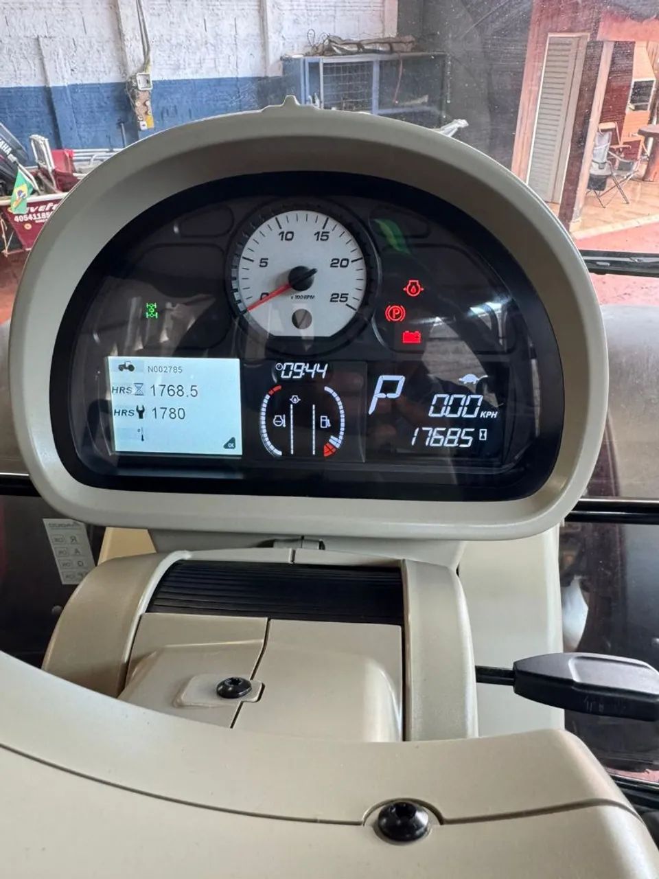 Trator Massey Ferguson 6714R Ano 2022 - Foto 4