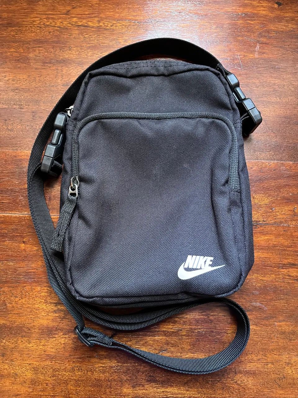Bolsa Nike heritage em perfeito estado 
