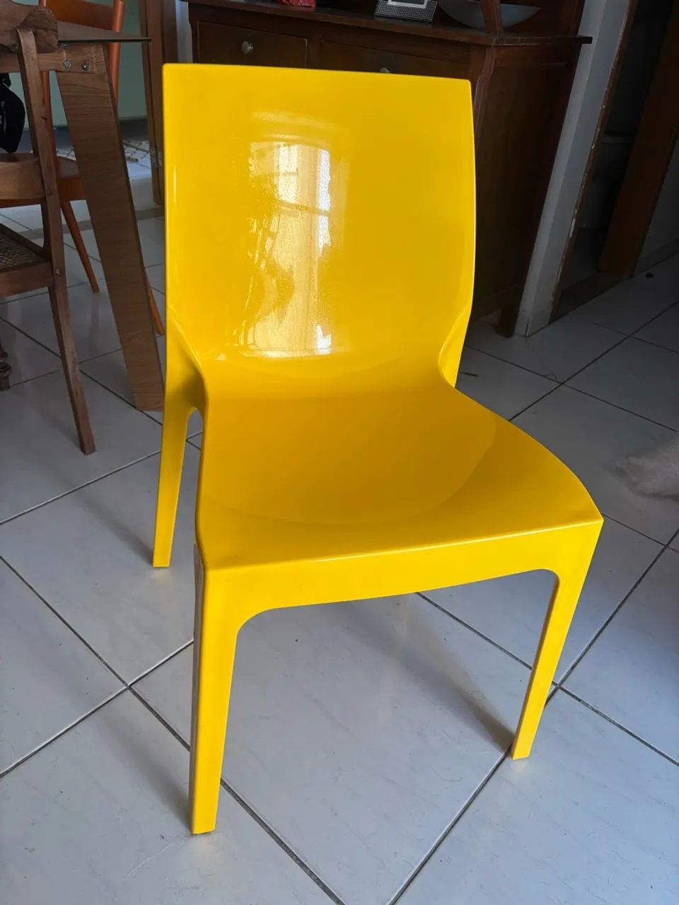 Cadeiras de plástico   