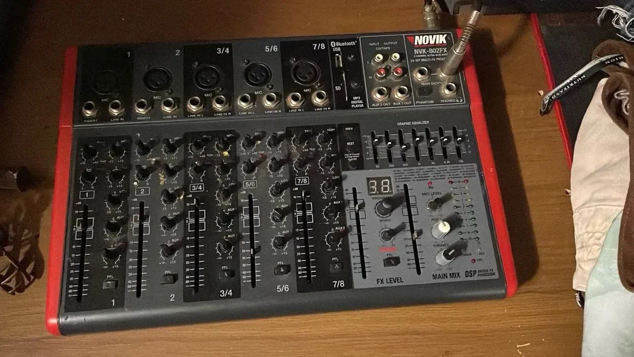 Mesa de som