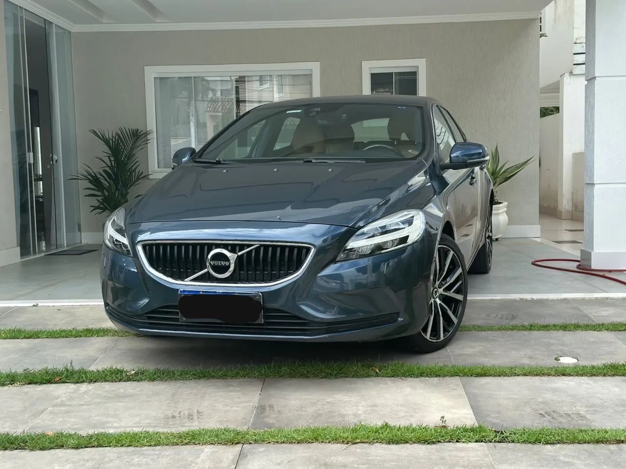 Volvo V40 V40 T-4 MOMENTUM 2.0 Aut. 2019