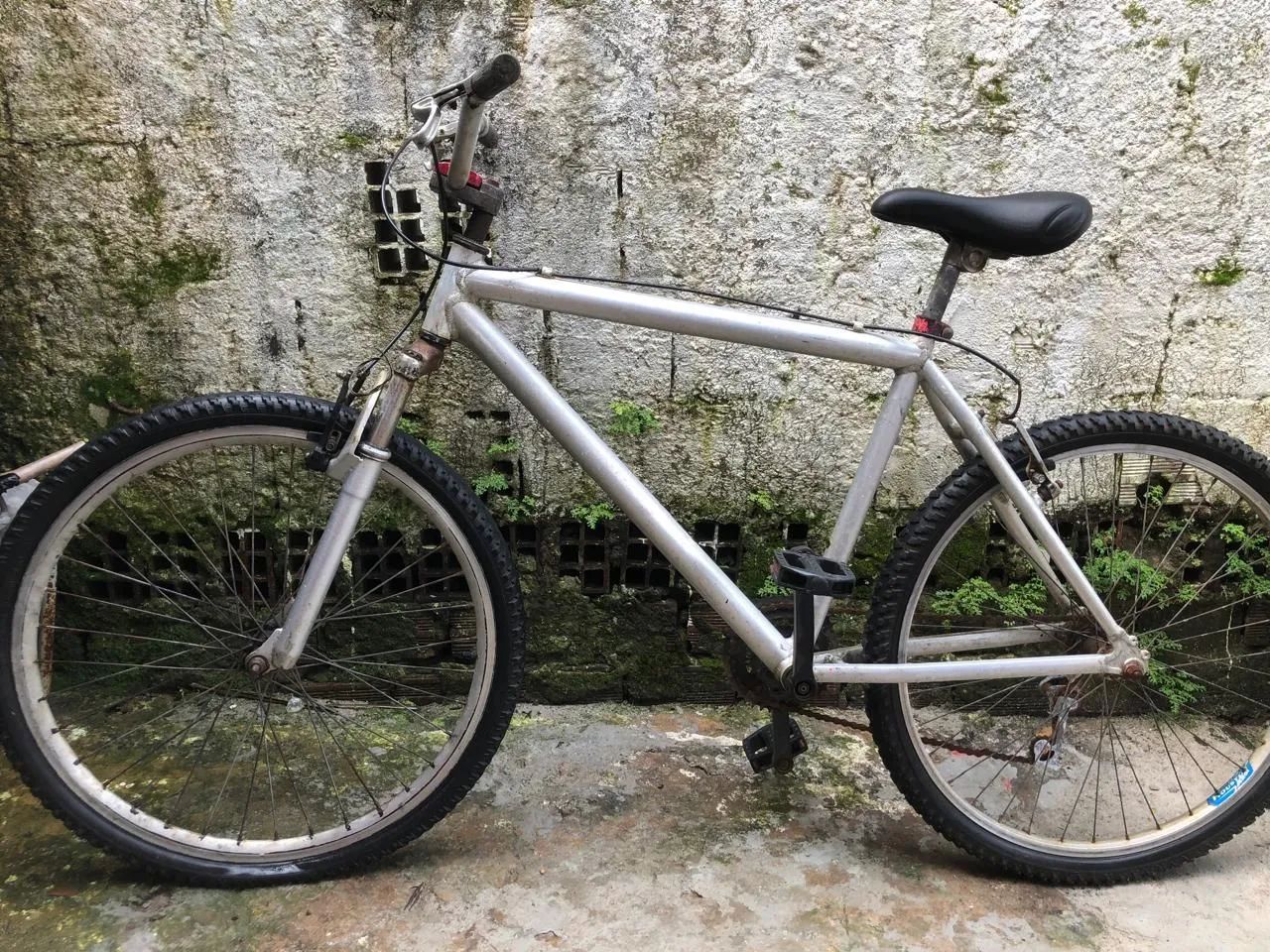 Bicicleta de Alumínio aro 26