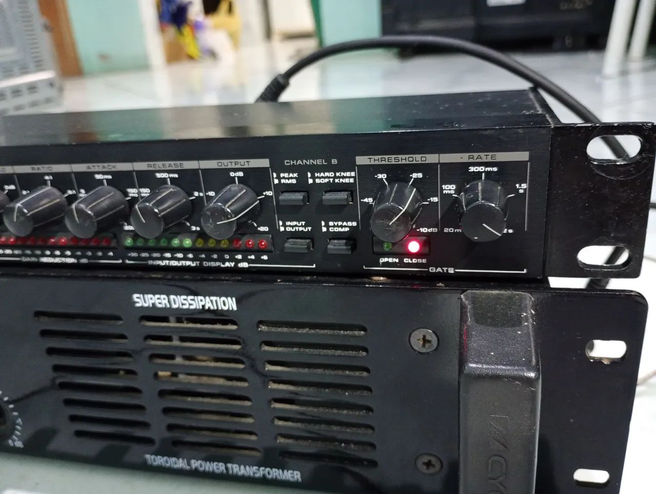 Compressor Alesis 3630 - Foto 3