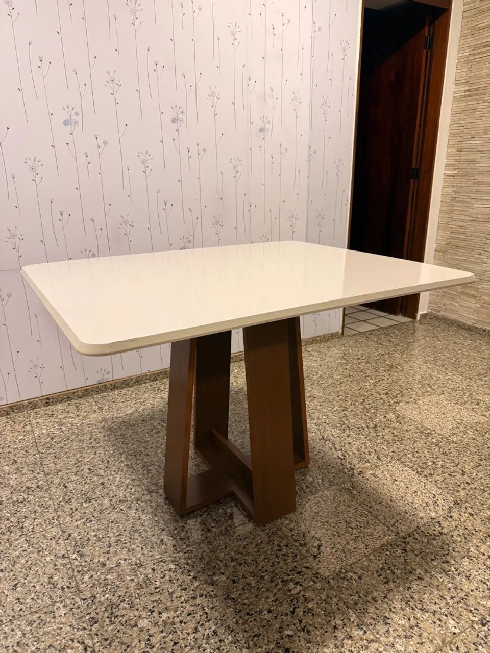 Mesa e 4 cadeiras  - Foto 2