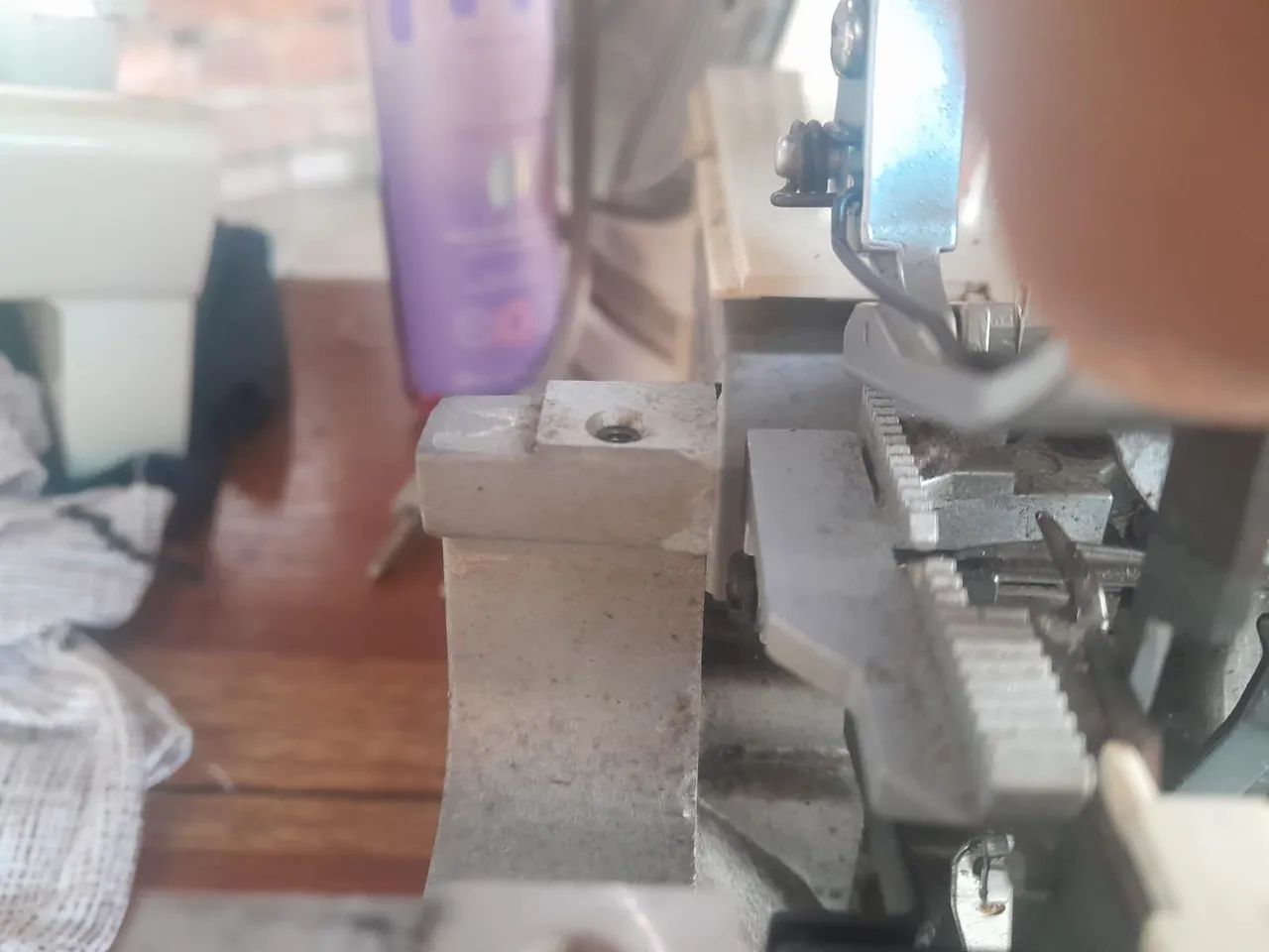 Máquina de costura industrial  - Foto 4