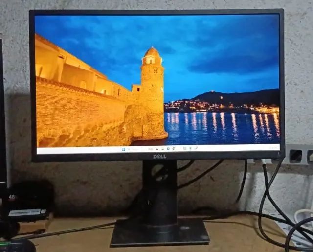 MONITOR DELL 23.1 POLEGADAS MODELO GIRATÓRIO HDMI, VGA E DISPLAY PORT