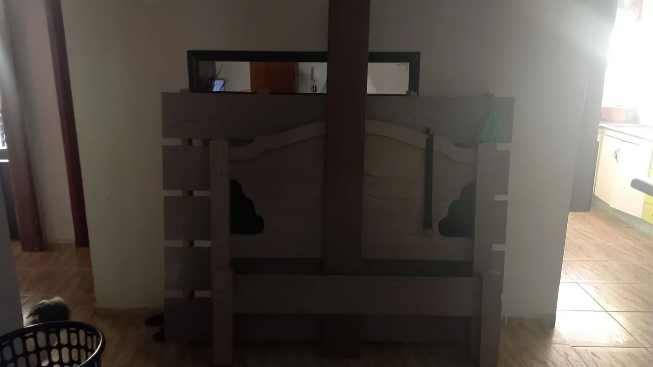 Cama de casal sem colchão 