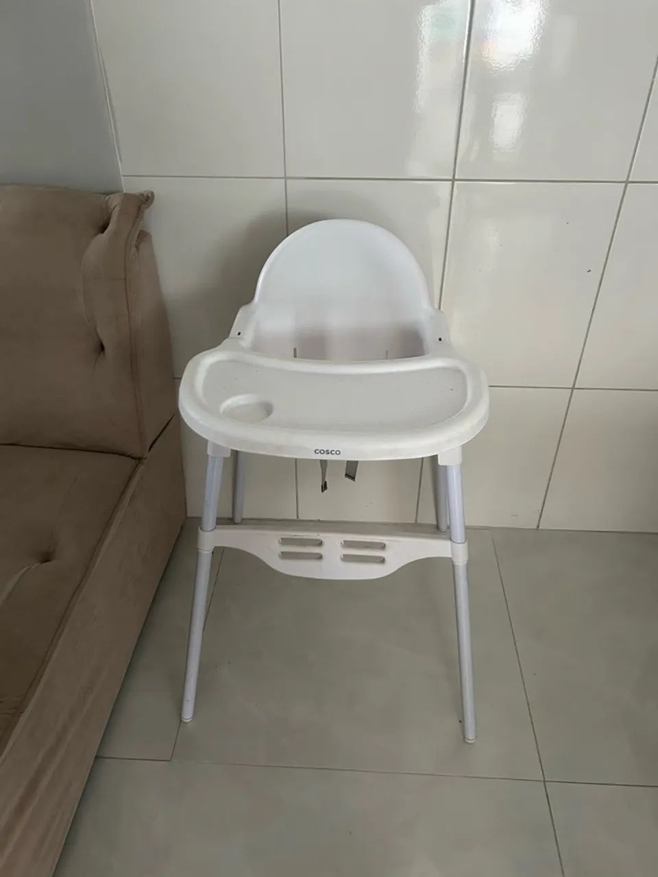 Cadeirinha de alimentação cosco 