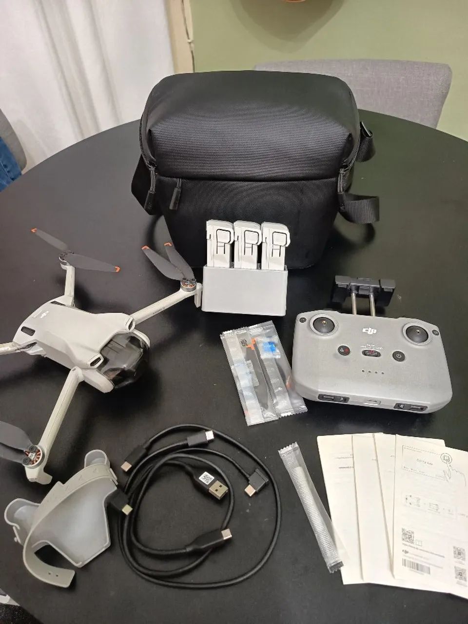 Drone DJI mini 3 combo fly more ( detalhe)